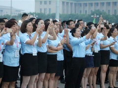 奧華人用手機記錄下神圣的時刻