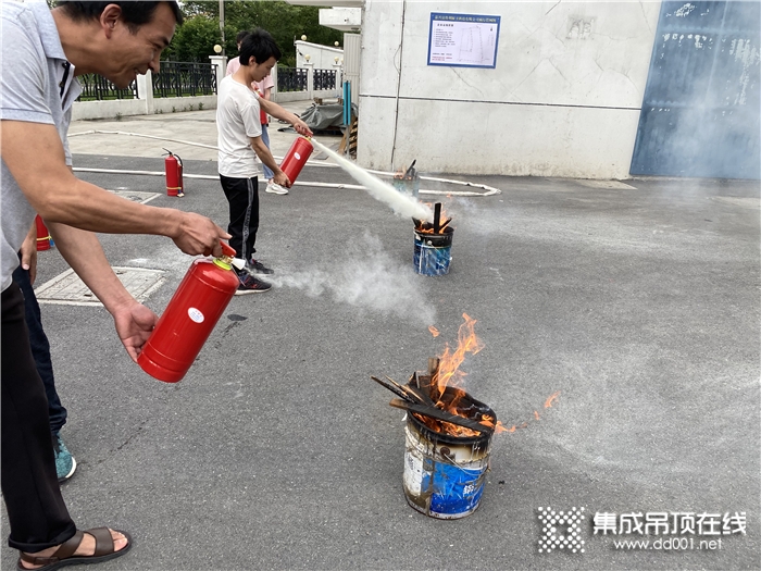 防患于未然，賽華展開“2020防火滅火和逃生演練”活動(dòng)