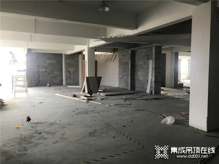 堅固這件事兒要從自身做起，金盾頂美第5代展廳工程進度為你展現(xiàn)！